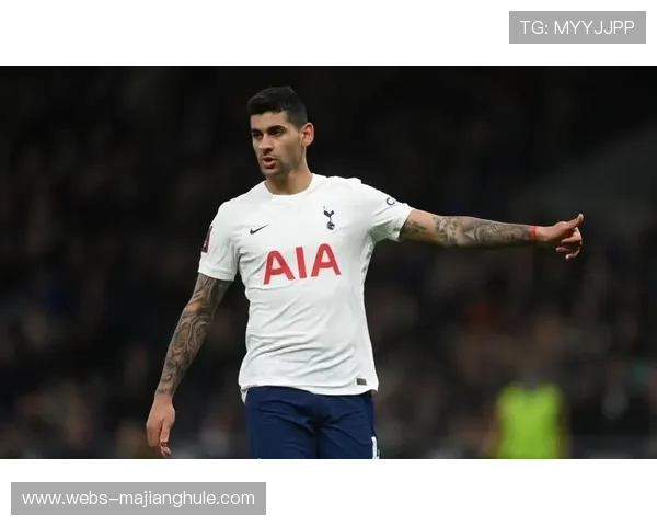 罗梅罗补时阶段两黄变一红，热刺九人应战无力回天。